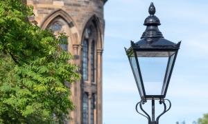 Hero banner Glasgow University Windsor with control 4000x2400px