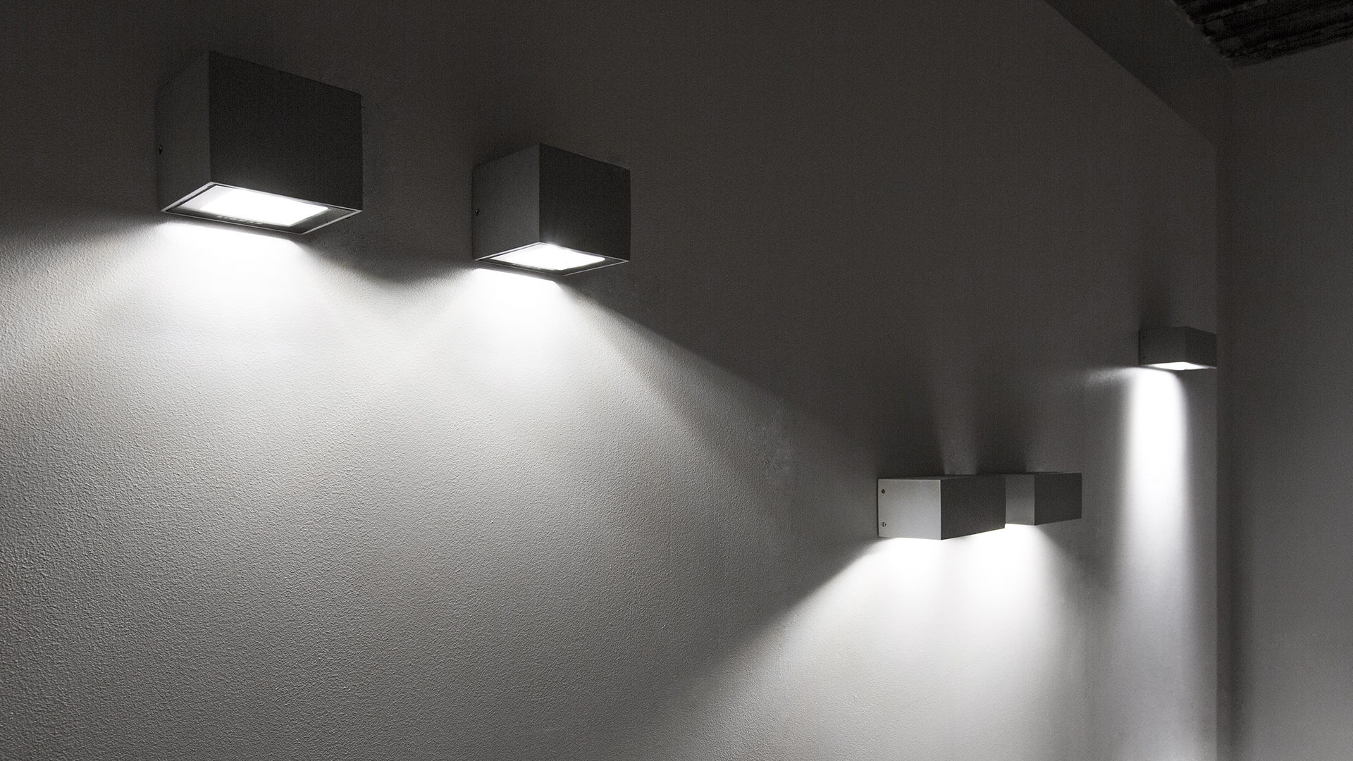 Leeds Wall and ceiling LIGMAN Product Slider Location Image 1920x1080px6