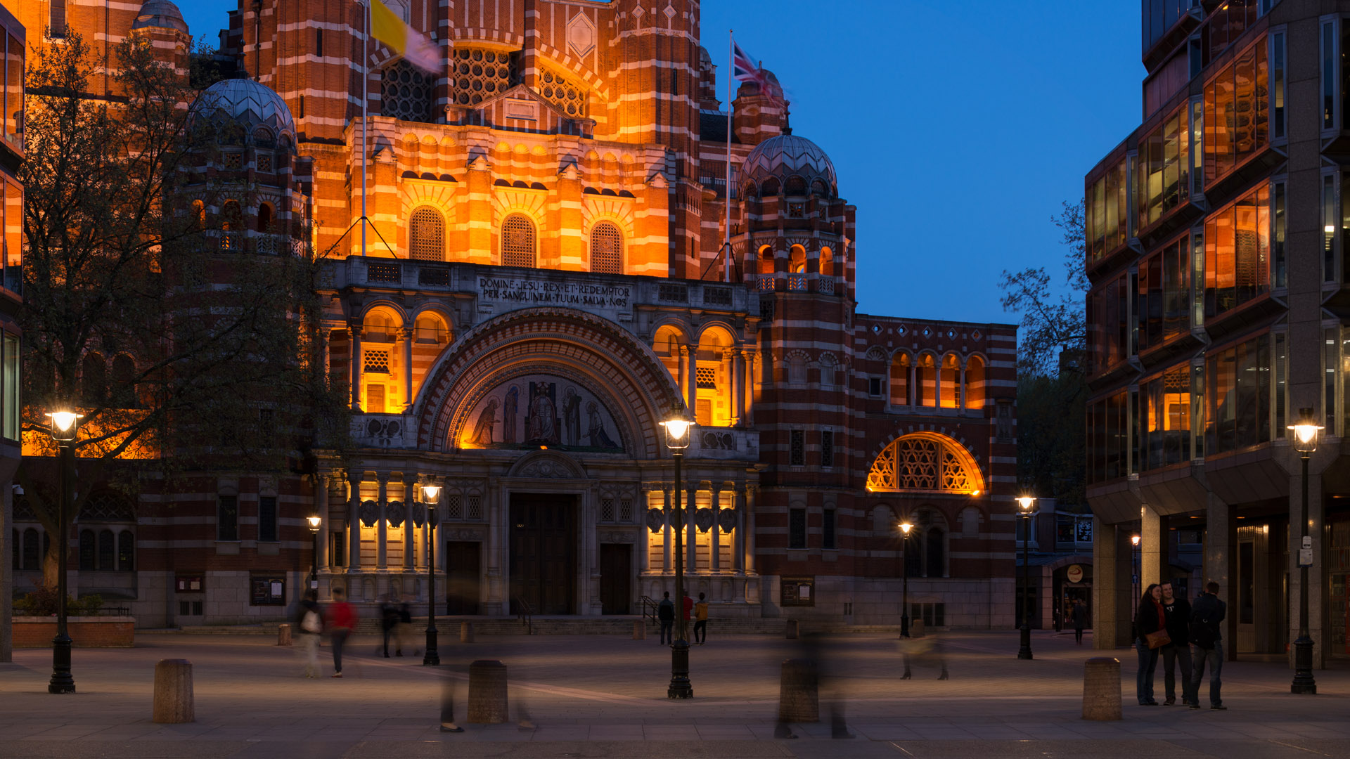 Strand B Heritage Lighting Location image 1920x1080px Alt1